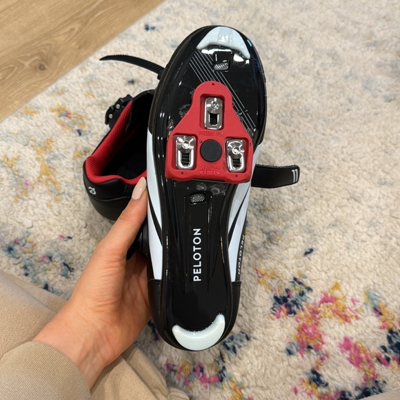 Peloton bike shoes - Picture 2 of 3